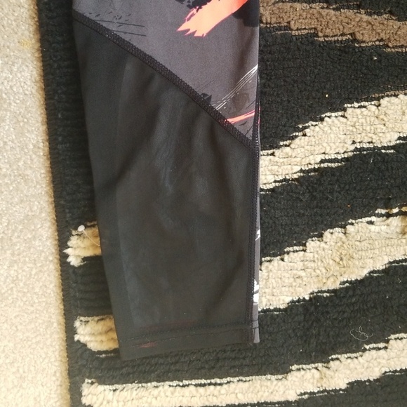 Colorful mesh thigh and calf work out leggins - Picture 2 of 3